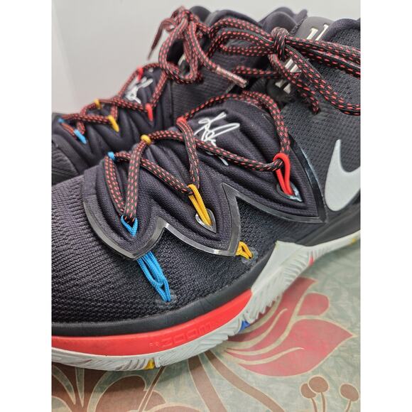 Nike Kyrie 5 "Friends" Basketball Shoes Size 11 Clean No Box - Picture 5 of 15